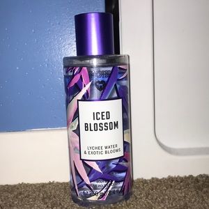 VS PINK ICED BLOSSOM Body Mist 250ml /8.4oz